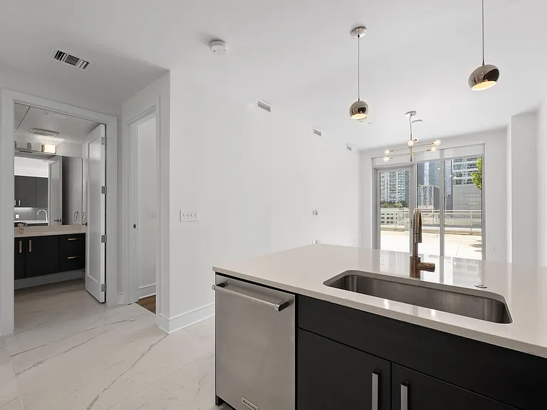 222 West Ave #1007 — Photo 11