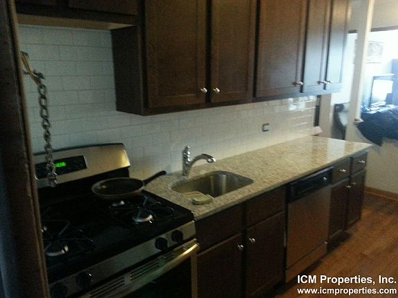 5th image of 879 W Lill Ave #3