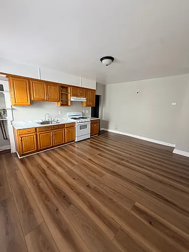 4 Ferry St #C Photo 1