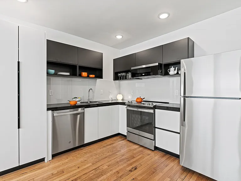 1504 Perry St #207 — Photo 5