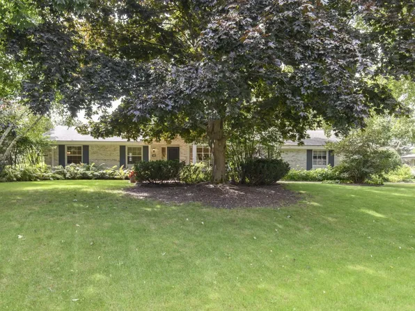 8581 North Fielding ROAD, Bayside, WI 53217