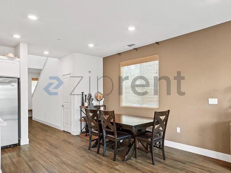 5996 Markham Dr — Photo 15