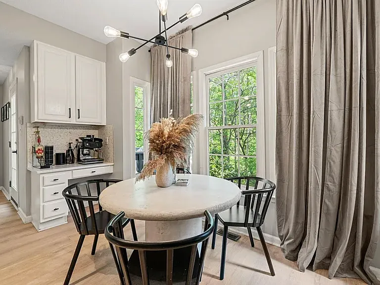 8100 Knebworth Ct — Photo 10