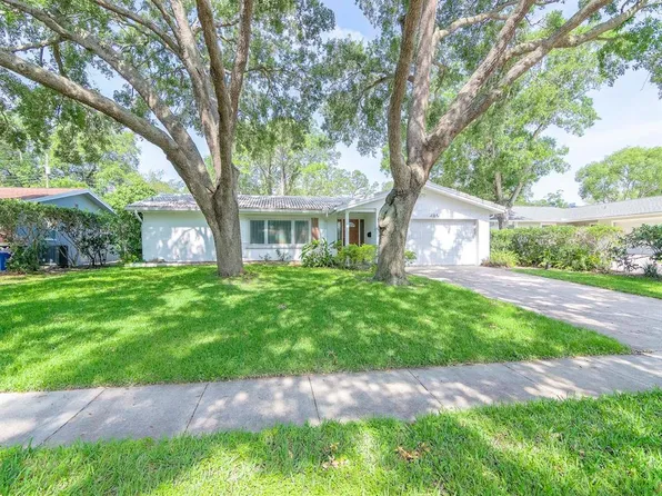 766 Lake Forest Rd, Clearwater, FL 33765