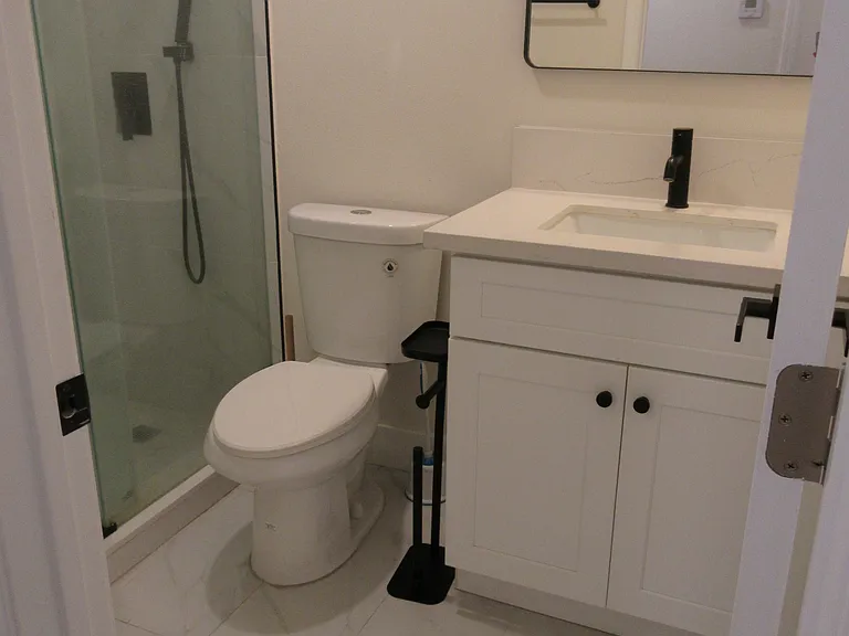 1052 W Quince St — Photo 5