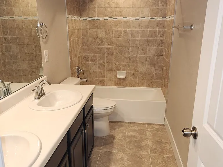1647 Grand Overlook St — Photo 15