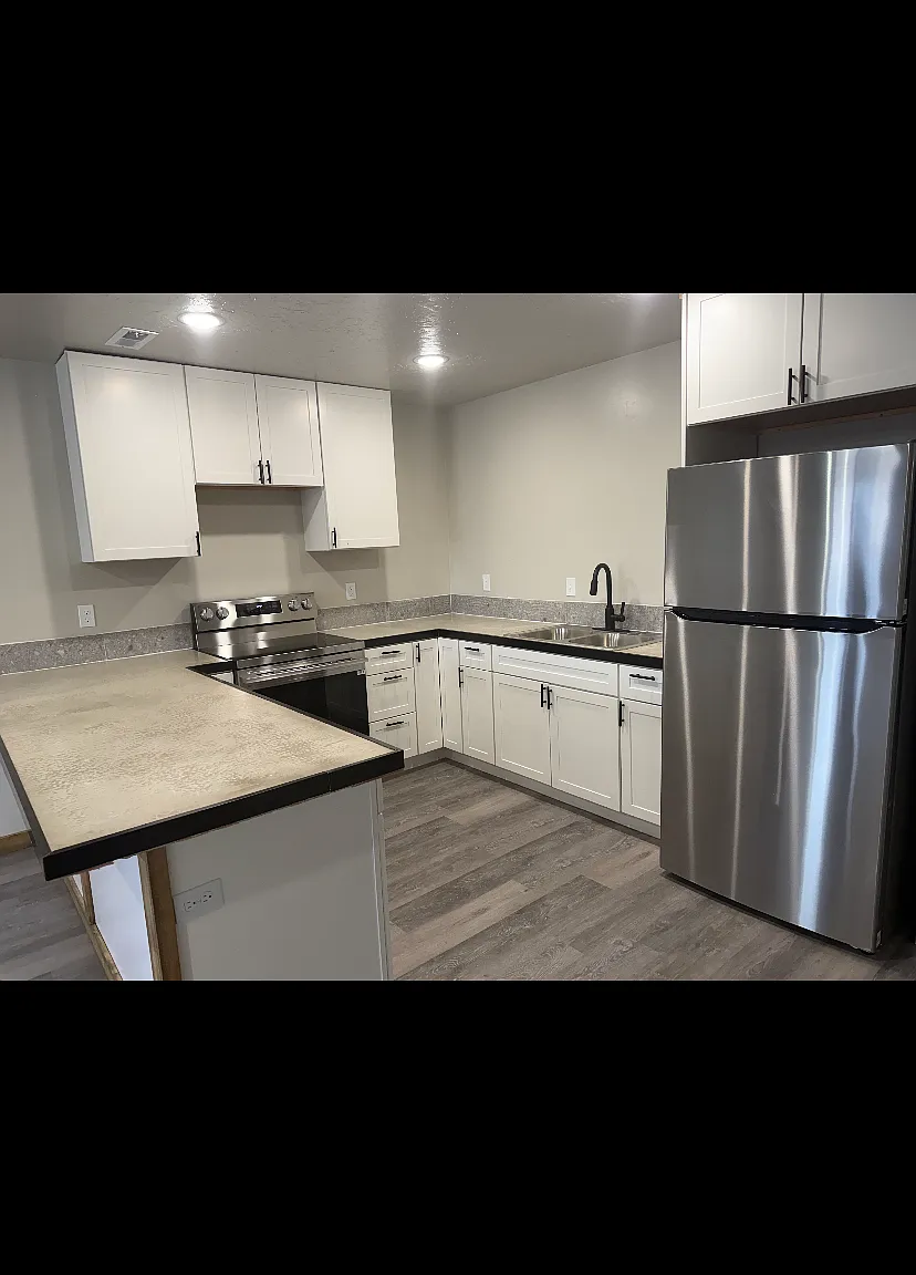 3 bed, 1088 sqft, $2,000 — Photo 3