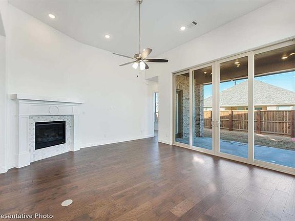 4th image of 809 Haverford Ln