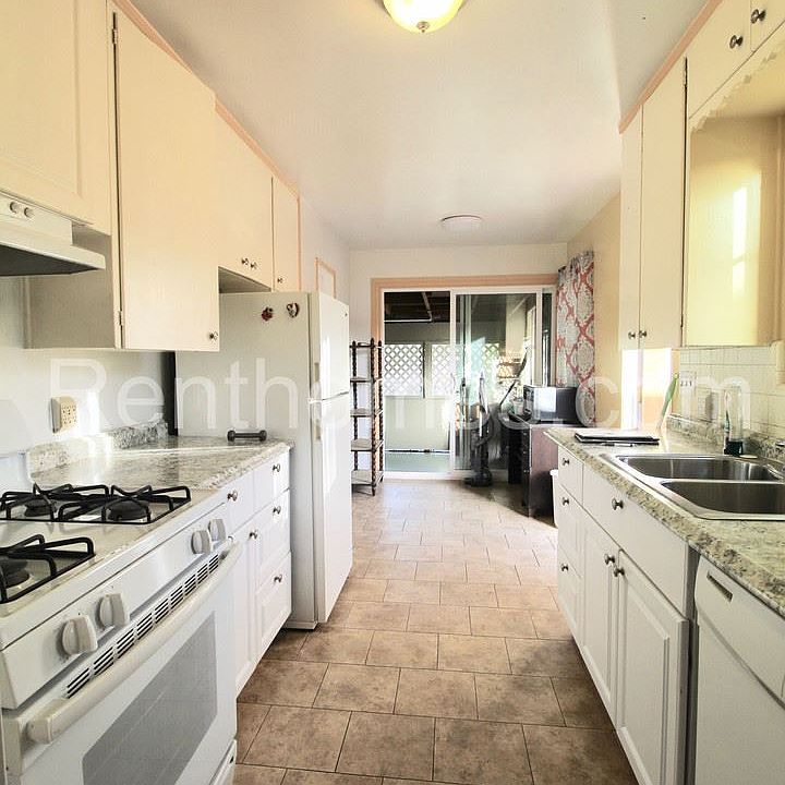1st image of 2035 Laurinda Pl