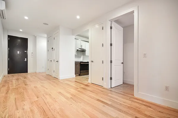 Rented by Compass | media 7