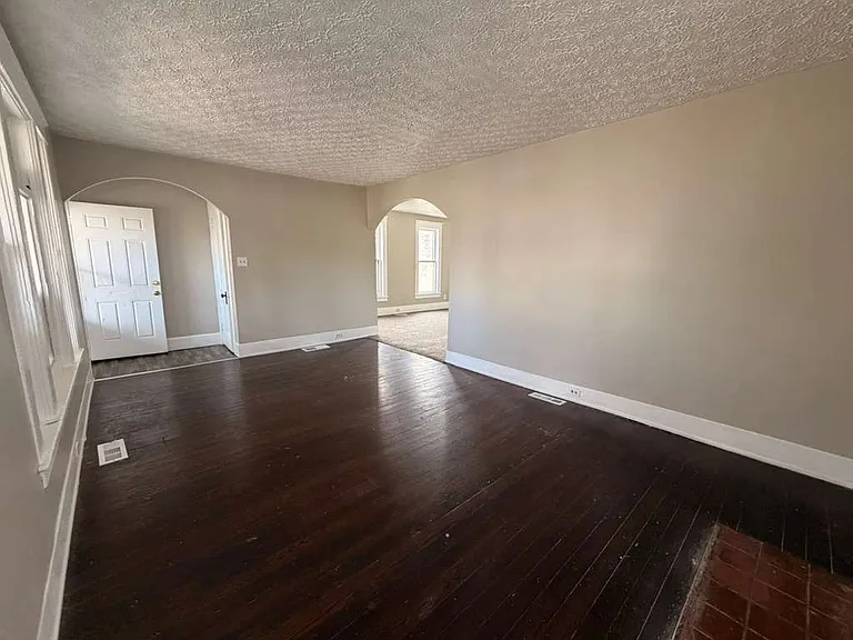 1063 Norwood Ave #1 — Photo 3