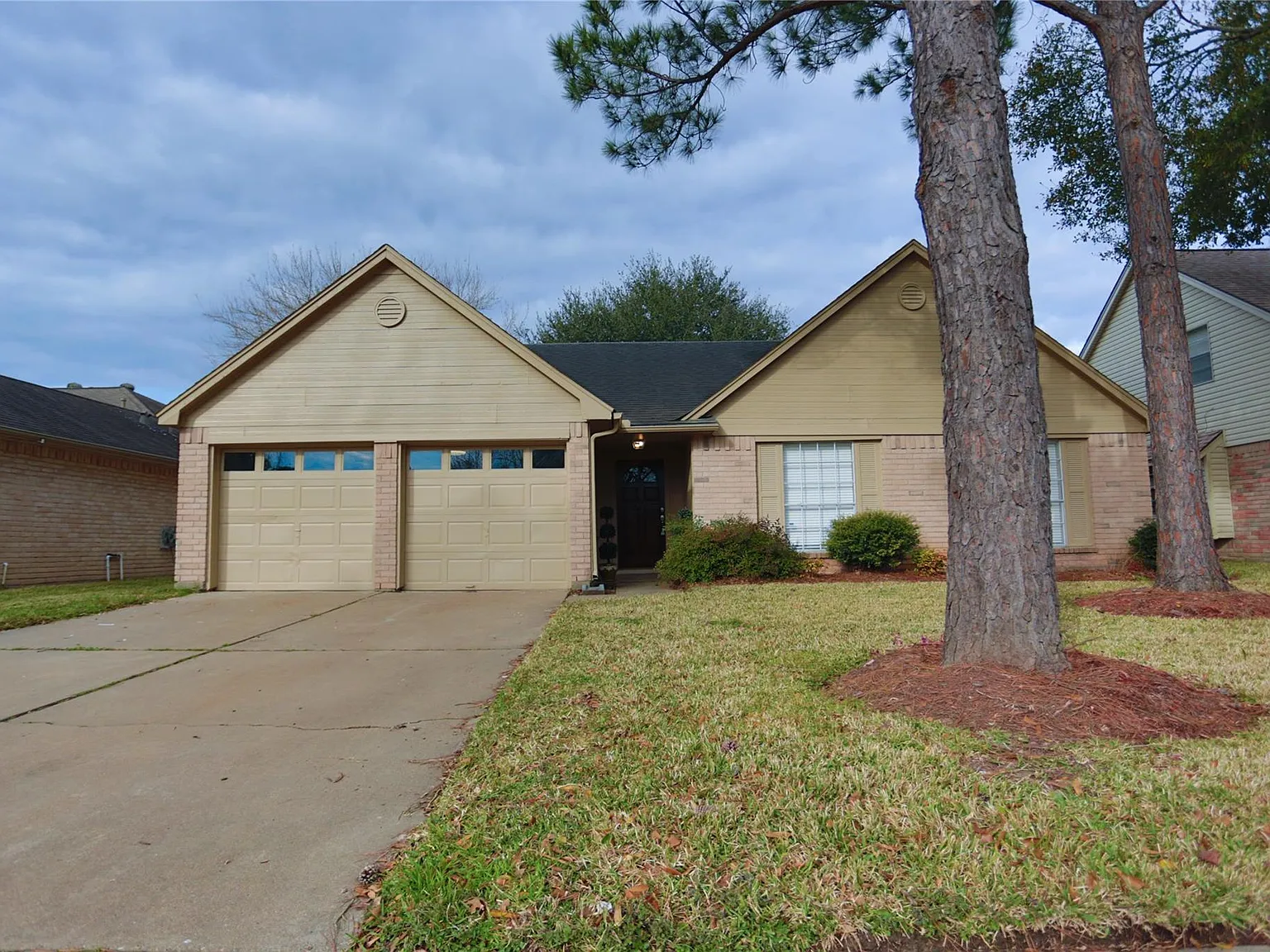 3 bed, 2.0 bath, $2,000 — Photo 3
