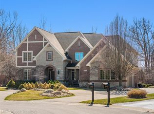 30410 Stonegate Dr, Franklin, MI 48025