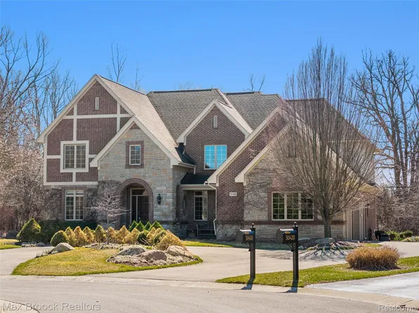 30410 Stonegate Dr, Franklin, MI 48025
