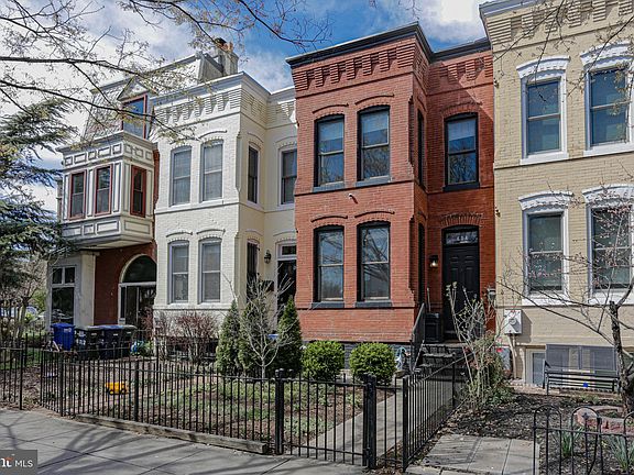 2nd image of 604 Tennessee Ave NE