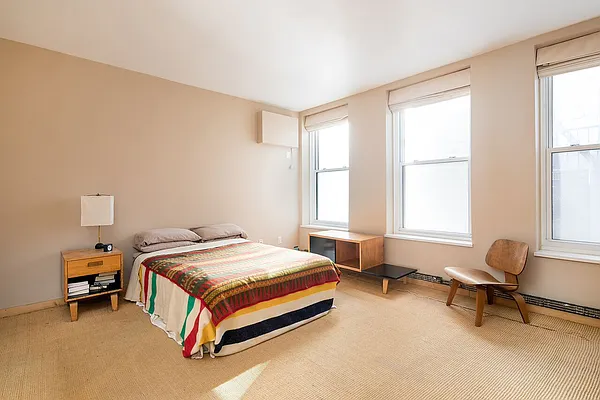 Sold by Tabak Real Estate | media 17