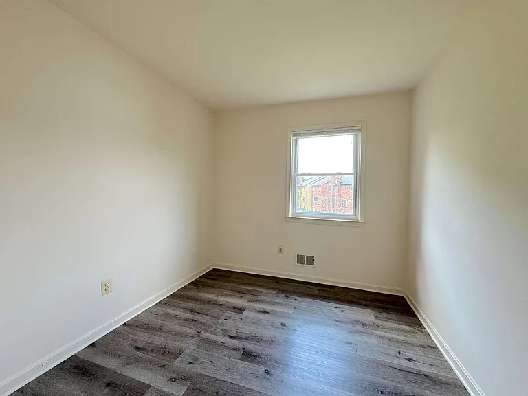 4104 Sideburn Rd — Photo 18