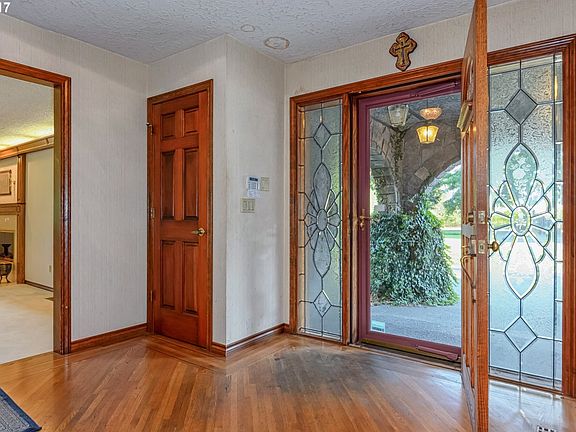 5th image of 9908 NE 107th St