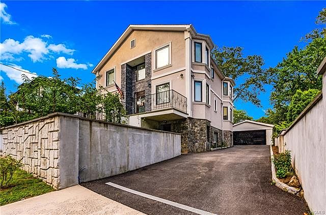2nd image of 338 Park Hill Ave