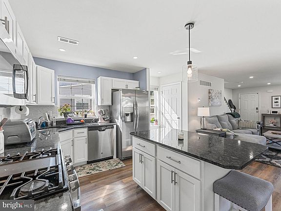 5th image of 2416 Brookdale Ave