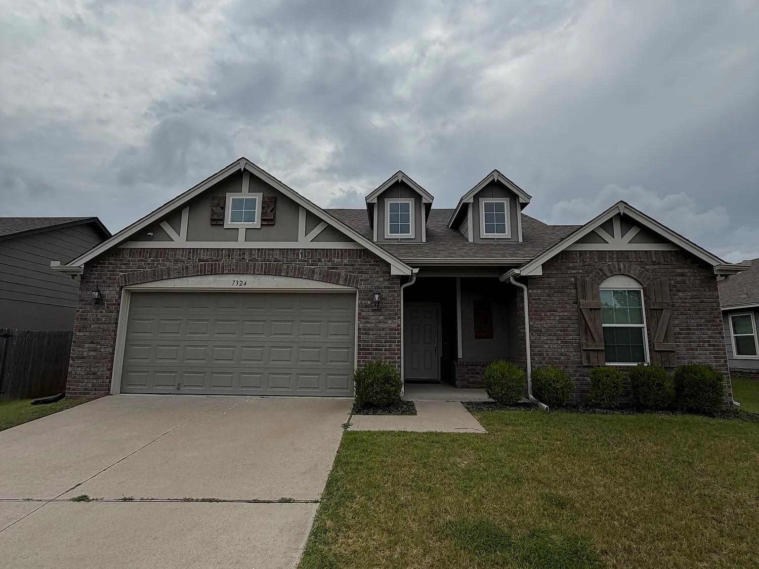 3 bed, 1648 sqft, $2,400 — Photo 1