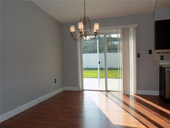 5th image of 214 Ashford Pl