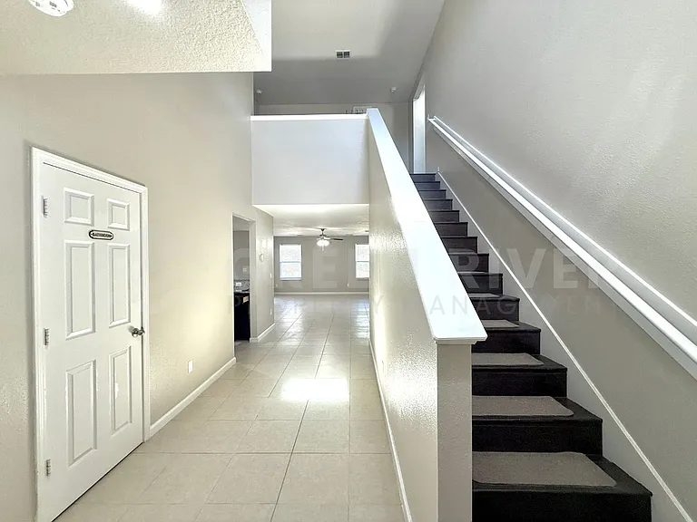 8704 Lake George Cir W — Photo 6