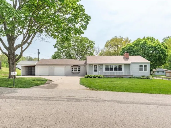 5719 S 10th St, Saint Joseph, MO 64504