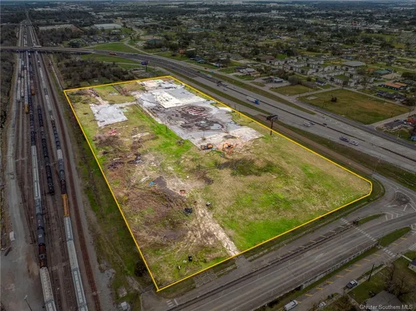 1825 Interstate Highway 10, Lake Charles, LA 70601