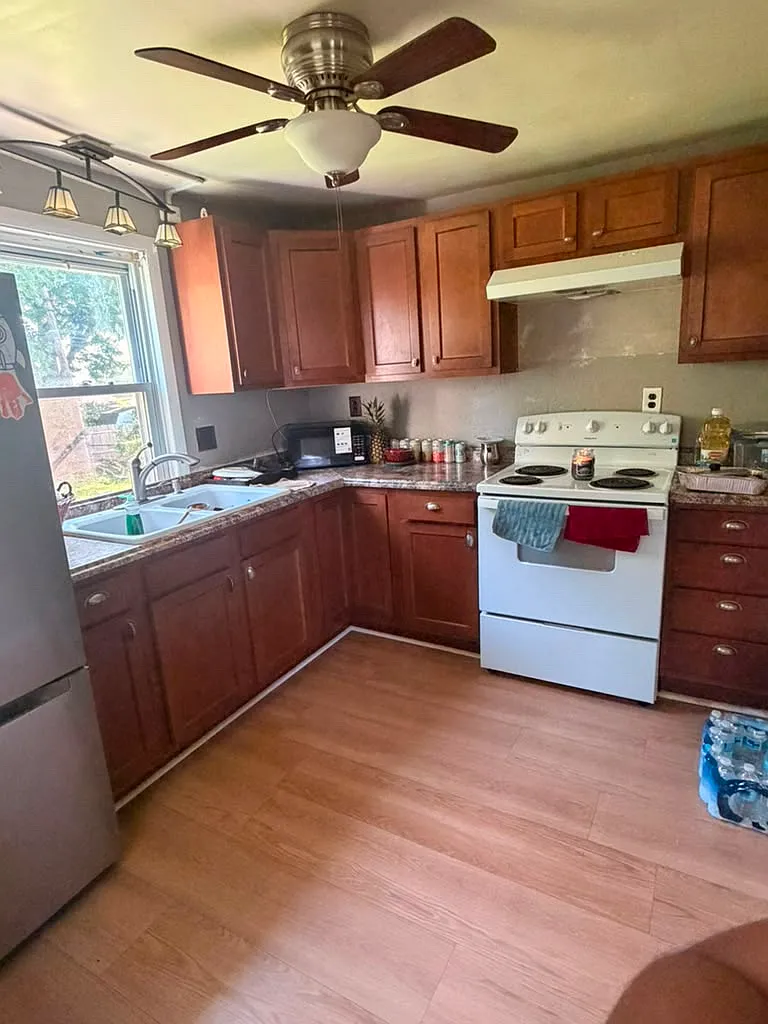 3 bed, 1075 sqft, $2,000 — Photo 4