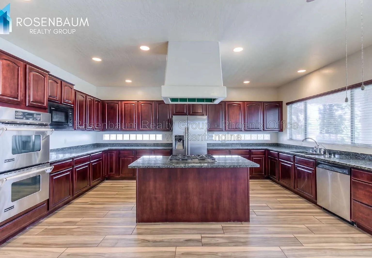 5 bed, 4.5 bath, 4461 sqft, $4,800 — Photo 4