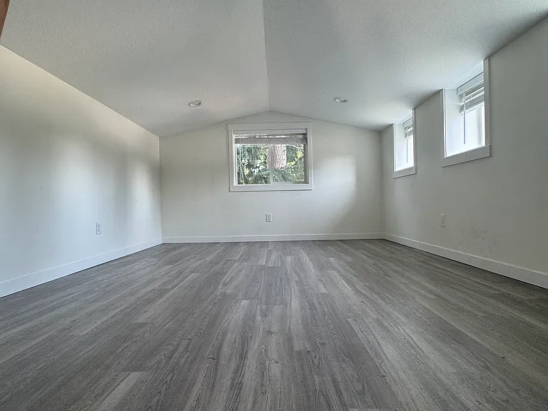 103 NE 95th Ave — Photo 7
