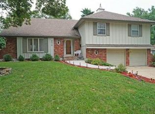 9010 W 105th St, Overland Park, KS 66212