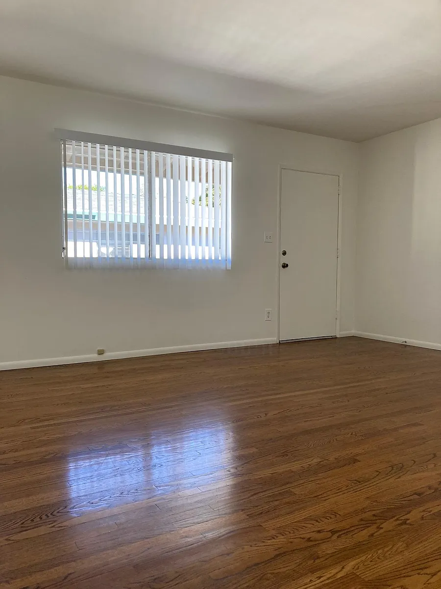 Building Photo - 4226 Fair Ave #18