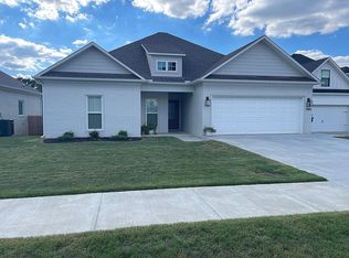 1655 Poteete Dr, Conway, AR 72034