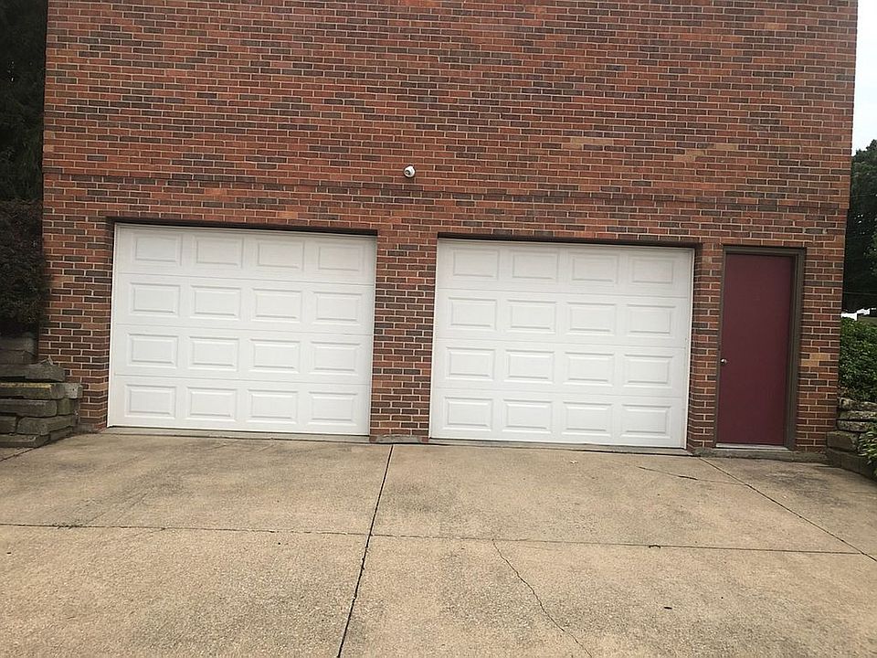 2nd image of 1942 Bridger Rd
