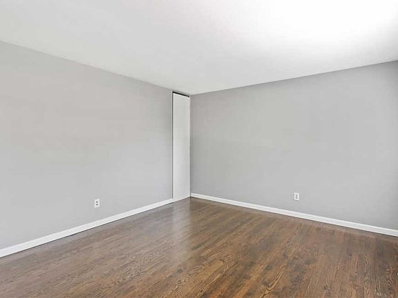 4th image of 1566 Ville Angela Ln