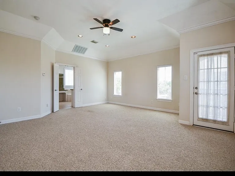 8002 Stoneyway Dr — Photo 16