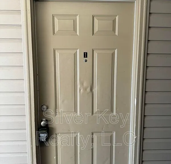 250 Willow Creek Dr #1 — Photo 2