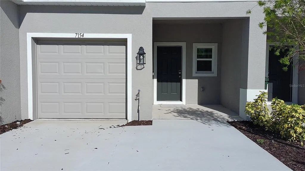 3 bed, 2.5 bath, 1404 sqft, $2,650 — Photo 3