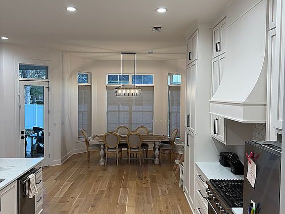 5th image of 303 Stewart Point