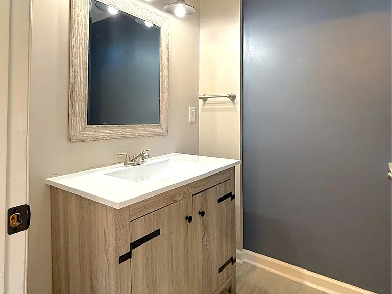 Bedroom 2 ensuite bath