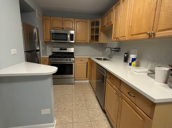10033 Irving Park Rd APT 1D, Schiller Park, IL 60176