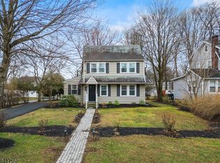 12 Dayton Crescent, Bernardsville Boro, NJ 07924