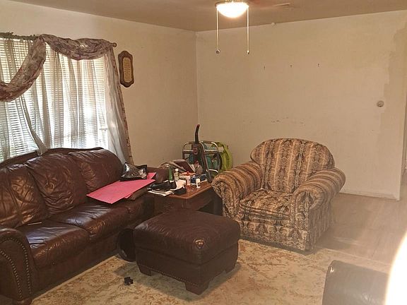 3rd image of 102 Amanda St