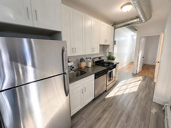 3rd image of 363 Sumpter St #1L