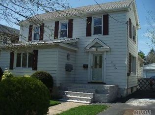 541 Dubois Ave, Valley Stream, NY 11581