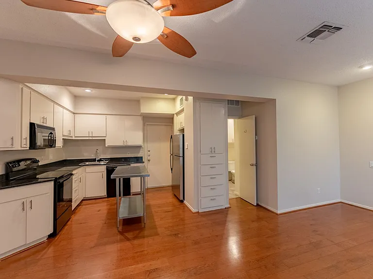 2612 San Pedro St #103 — Photo 4