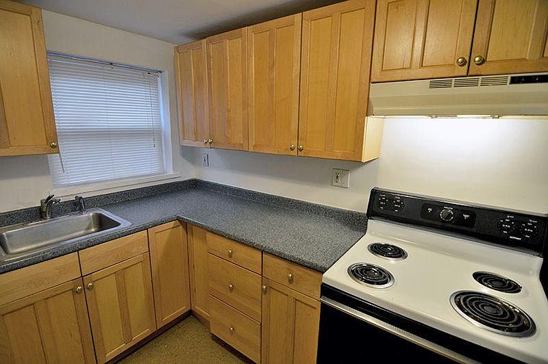 1st image of 12 Essex St APT 2