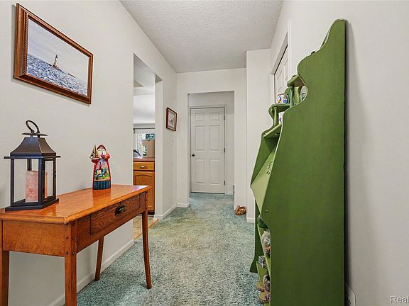 4th image of 3965 Butternut Ct